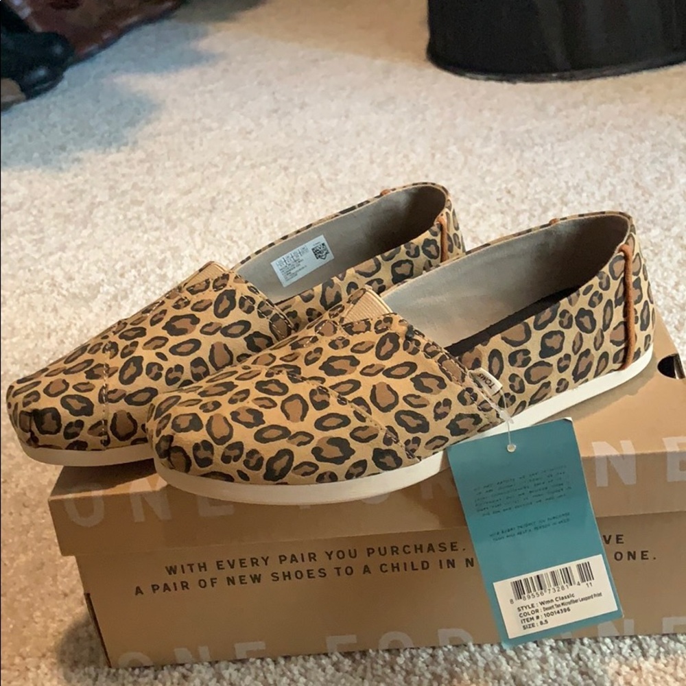 Toms slip on